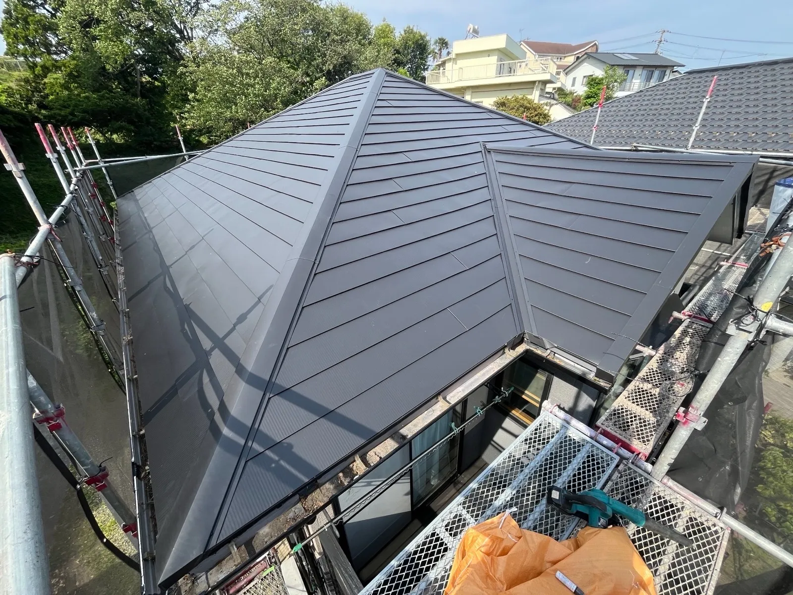 茨城県つくば市　屋根カバー工事 - 施工後