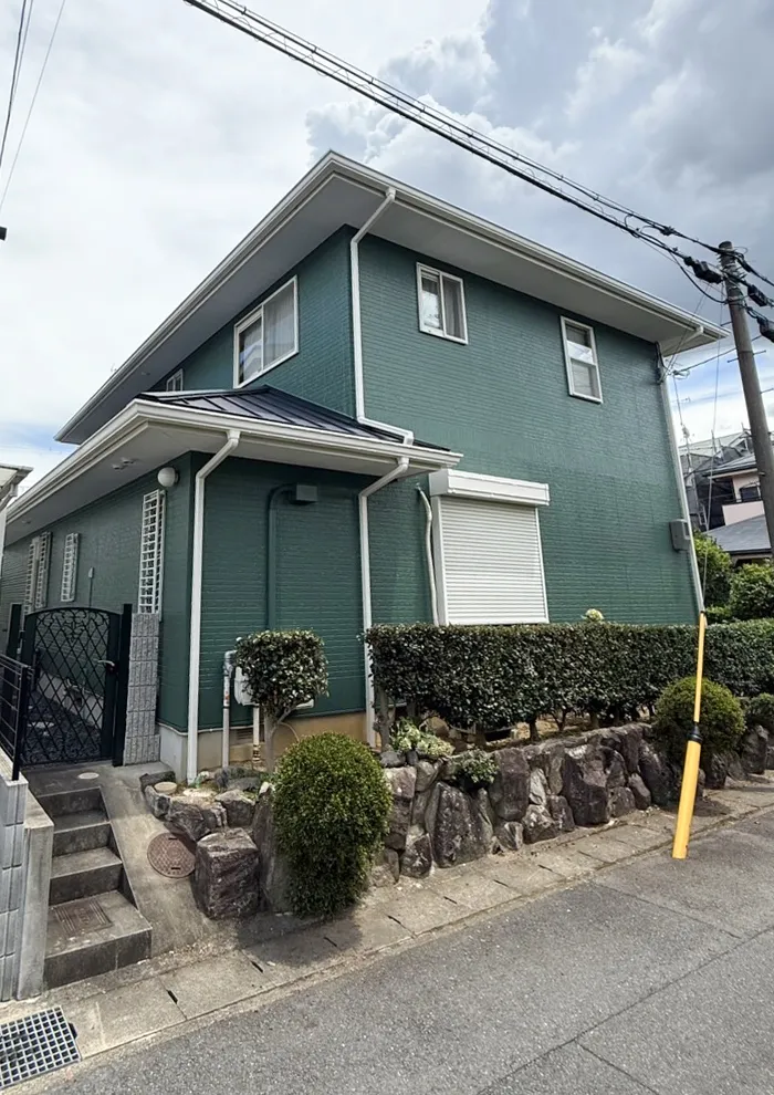 【京都市西京区川島】高級感のある仕上げへ｜最高級無機塗料で緑のツヤ有り外壁塗装