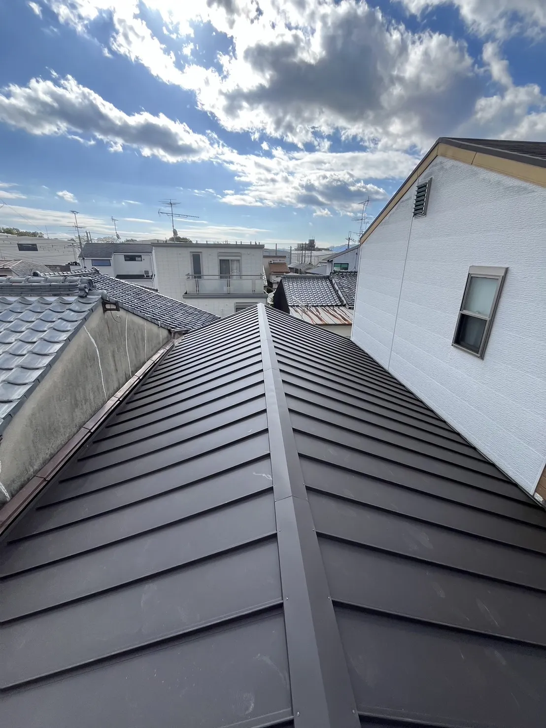 地震に強い屋根に！ガルバリウム鋼板で屋根を軽量化！ - 施工後