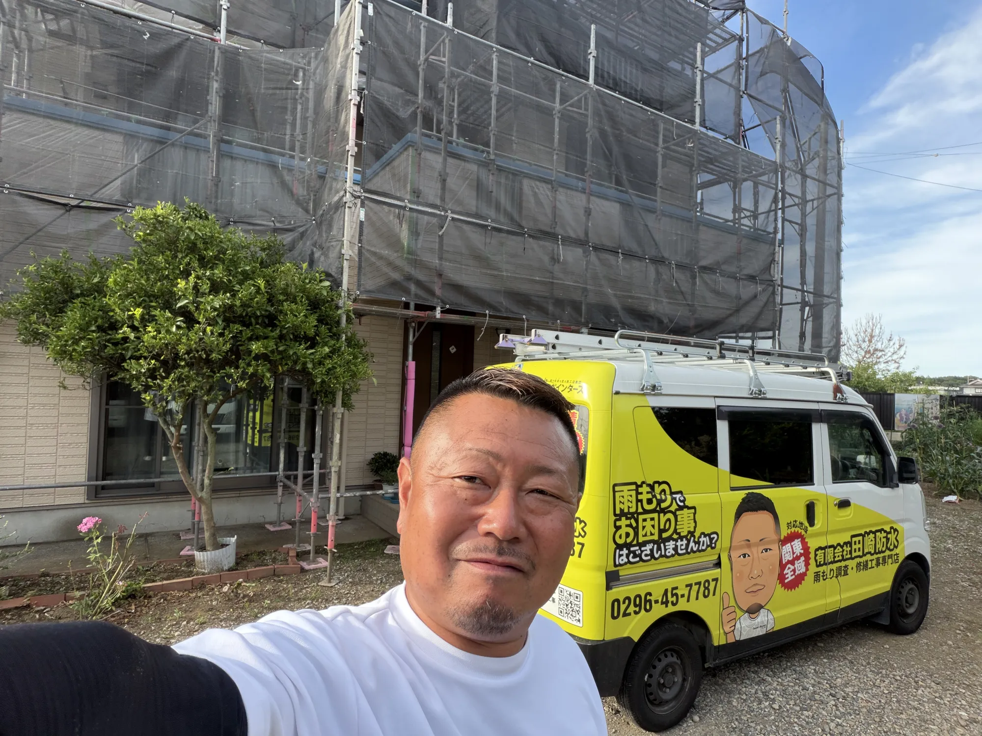 坂東市で屋根・サッシのカバー工法とバルコニー防水。複合的な雨漏りを根本解決する専門店の施工 - 施工前