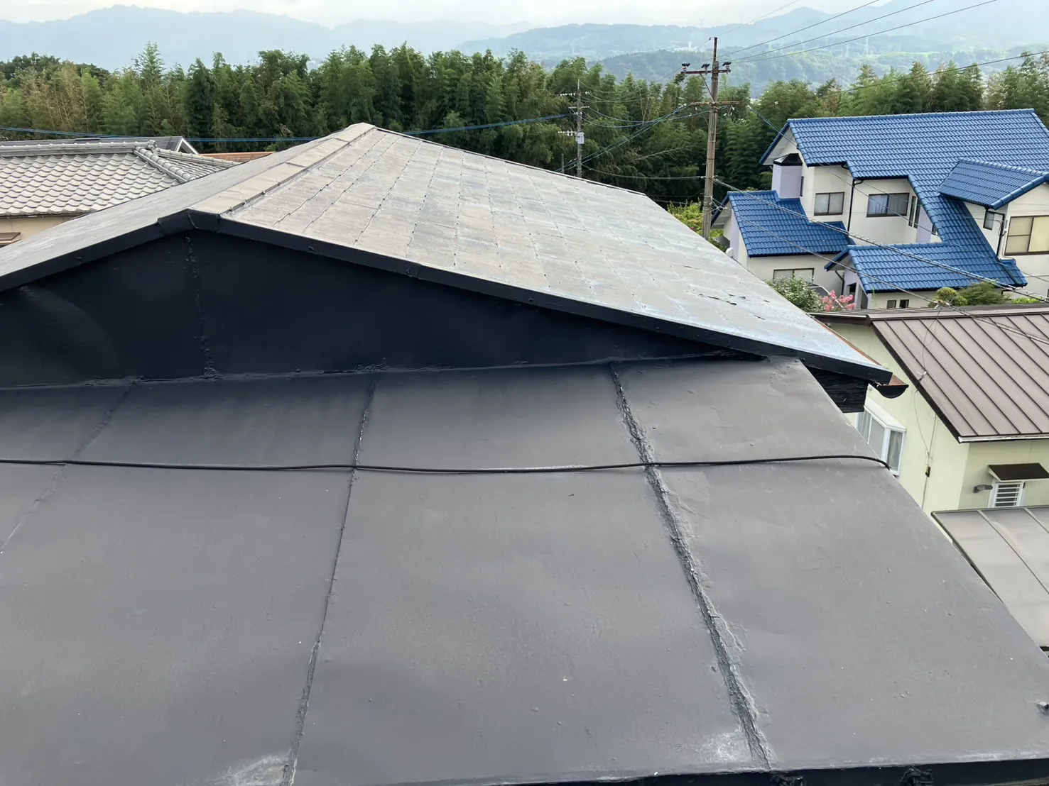 由布市　N様邸　屋根葺き替え板金工事（カラーベスト部カバー工事）/破風板板金巻き - 施工前