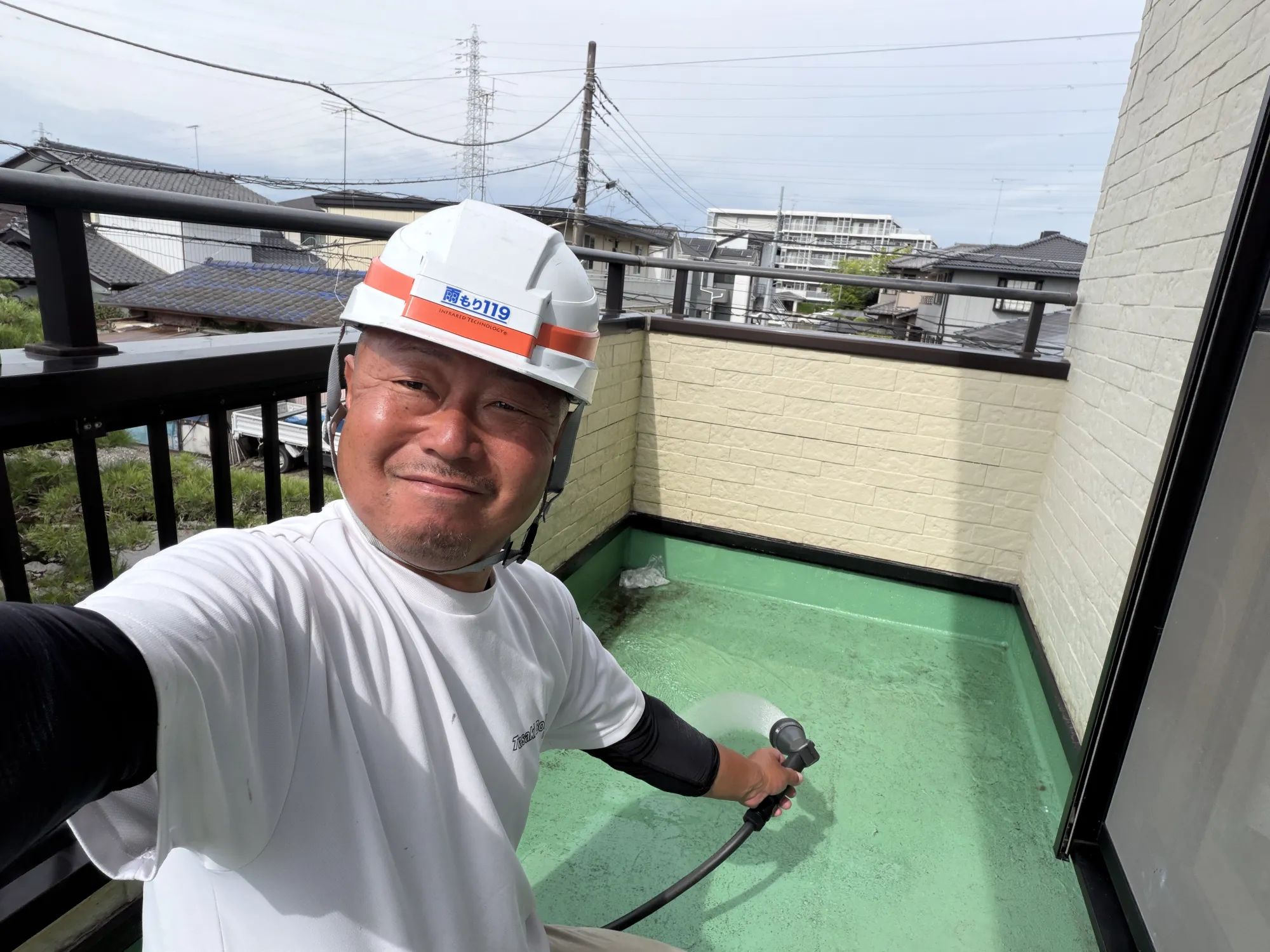 土浦市でサッシからの雨漏り調査。防水層は無事でも「排水管の泥詰まり」が引き起こす漏水メカニズム