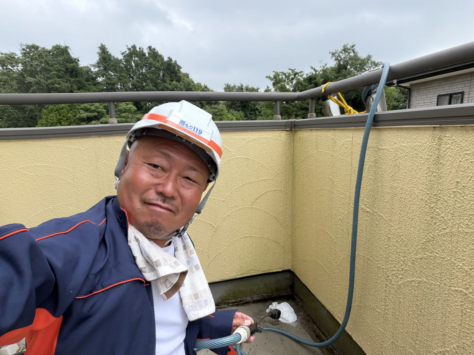 美浦村で雨漏り調査。築25年・塗り替え3回でも雨漏りが直らなかった理由と、確実な「原因特定」の重要性 - 施工前